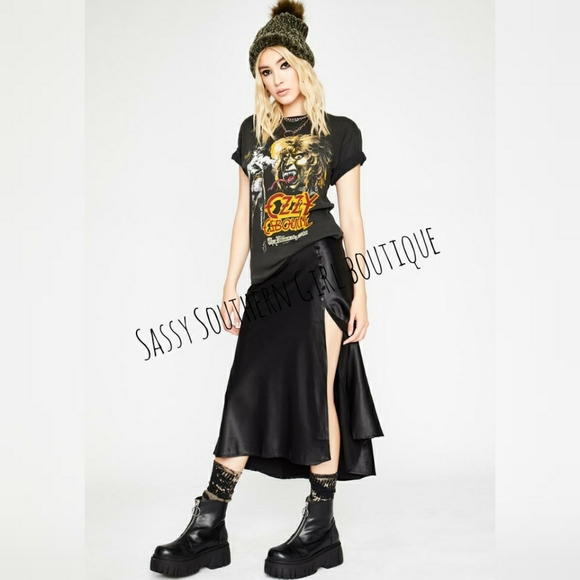 ⭐🆕 Plus Black satin midi skirt - Picture 12 of 16